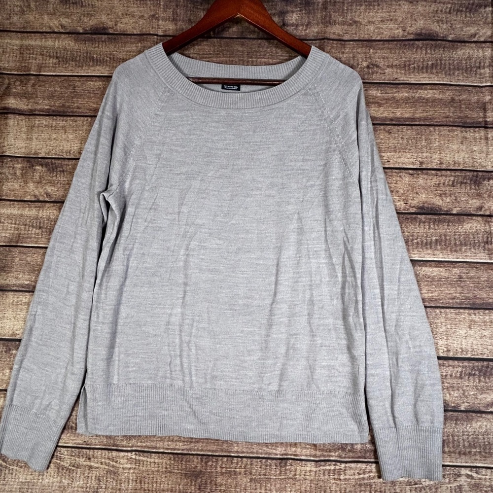 Gap Womens Gray Lavender 100% Merino Wool Crewneck Sweater Raglan Sleeve M Tall
